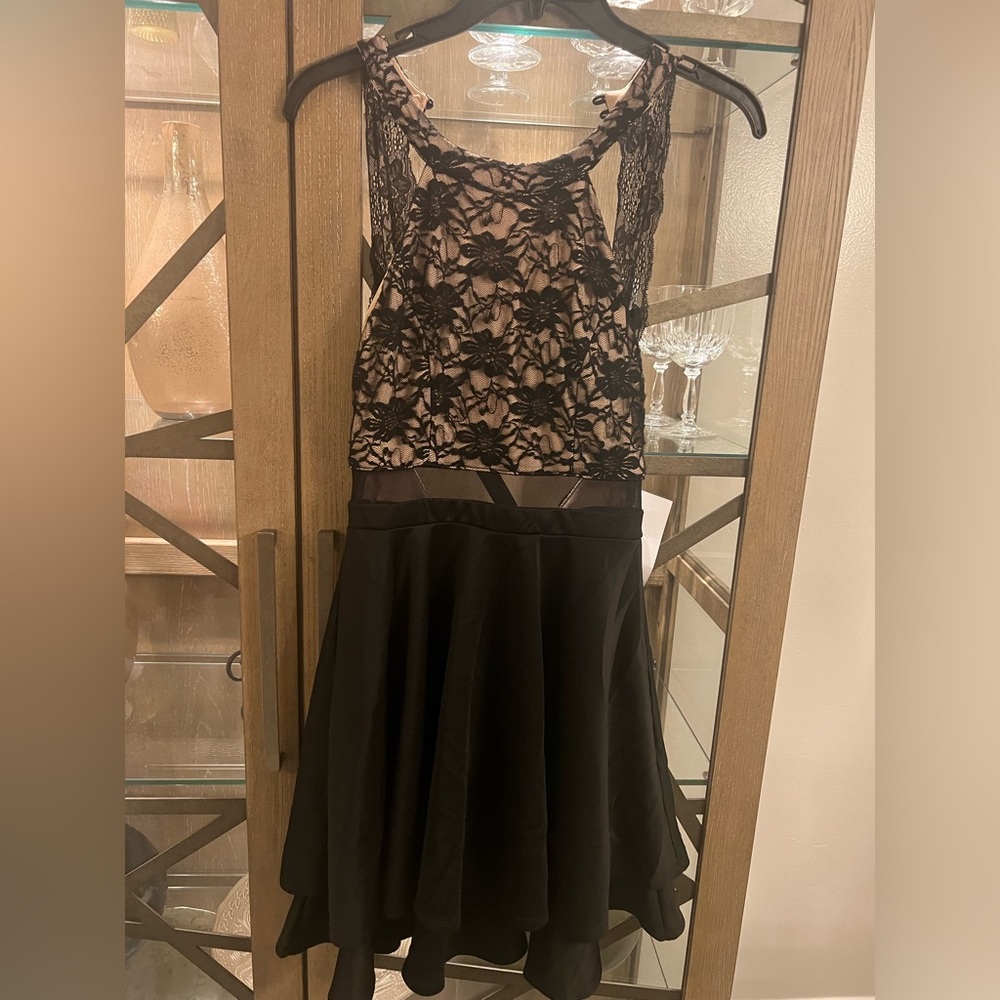 Cutest cut out dress 😍😍😍